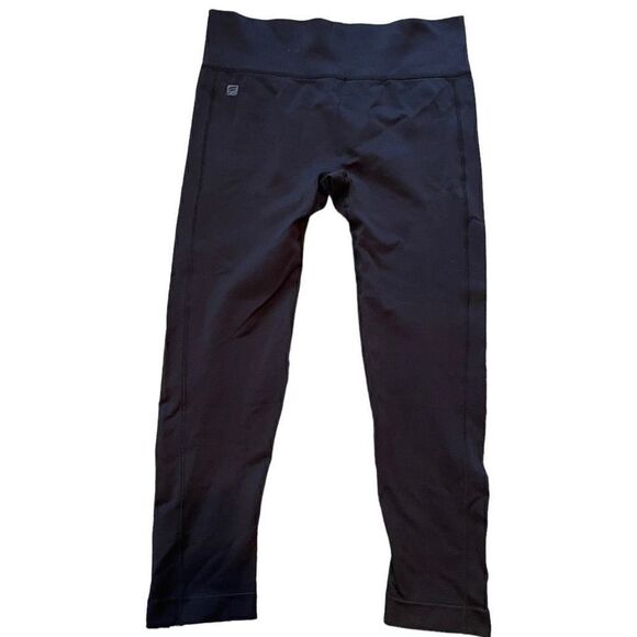 🐿️* Fabletics BlackCropped Leggings With Cutout Detail Size Unknown (Smallish) - Picture 2 of 5